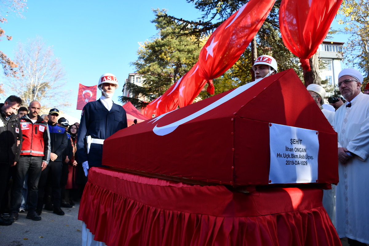 T&uuml;rkiye şehitlerini son yolculuğuna uğurladı, G&ouml;rsel 27
