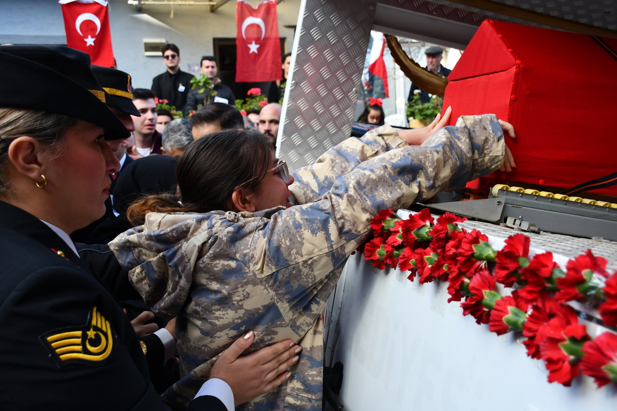 T&uuml;rkiye şehitlerini son yolculuğuna uğurladı, G&ouml;rsel 29