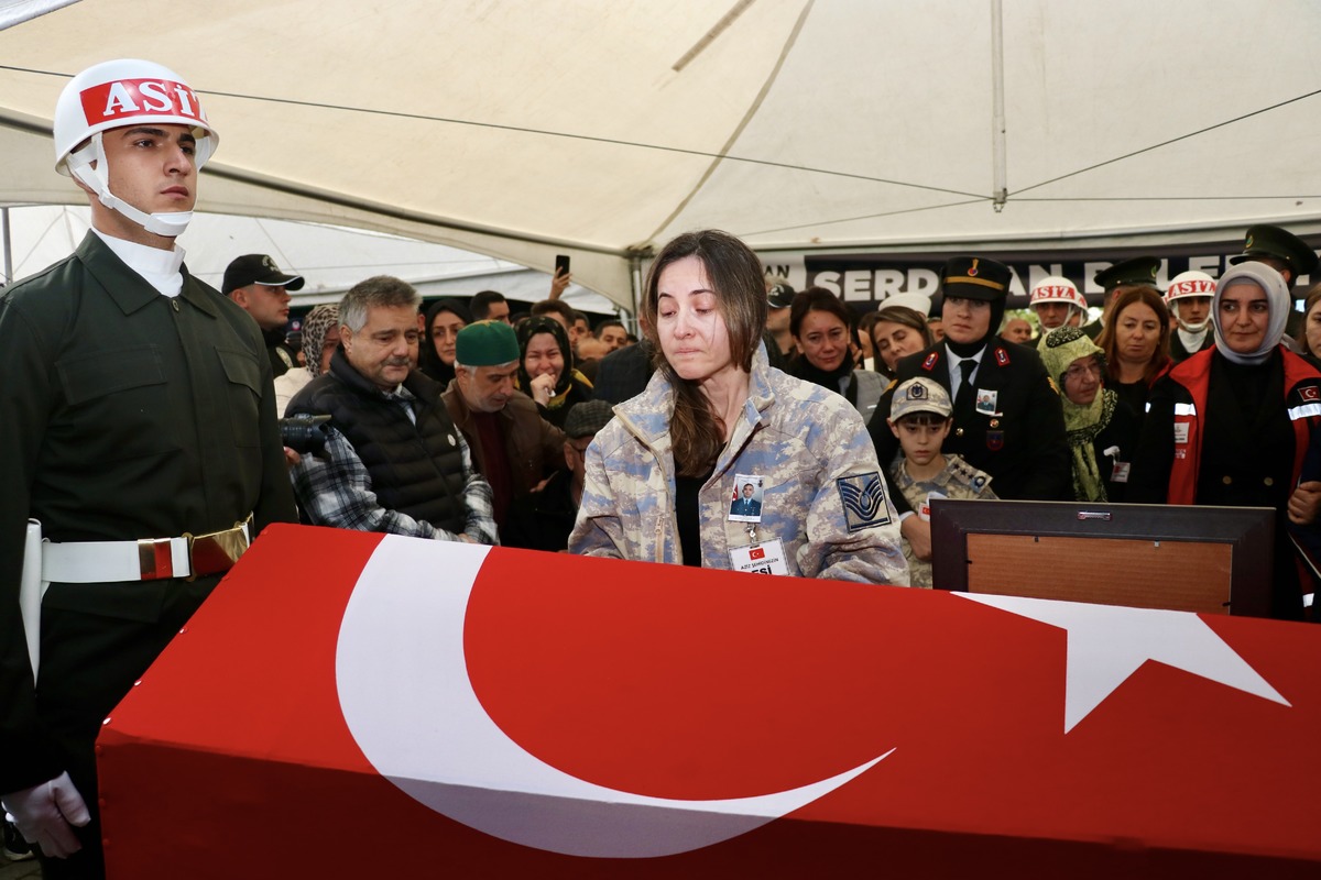 T&uuml;rkiye şehitlerini son yolculuğuna uğurladı, G&ouml;rsel 31