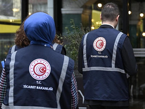 Ticaret Bakanlığı d&uuml;ğmeye bastı! 2 &ccedil;ocuk giyim &uuml;r&uuml;n&uuml;n&uuml;n satışı yasaklandı, raflardan toplatılıyor
