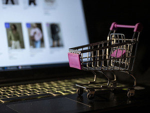 T&uuml;rkiye'de e-ticarete kişi başı 276,7 dolar harcandı