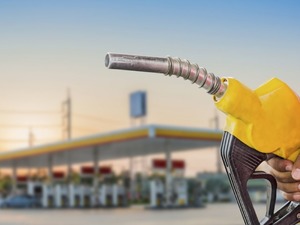 Ara&ccedil; sahiplerine m&uuml;jde! Motorine indirim geliyor (24 Kasım 2025 g&uuml;ncel akaryakıt fiyatları)
