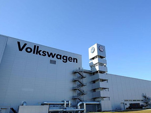 Volkswagen'in planları suya d&uuml;şt&uuml;! 2030'a kadar 35 bin hedefi zora girdi: "Daha da zorlaşacak"