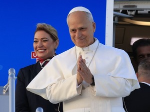Papa 14. Leo T&uuml;rkiye'ye adımını attı!