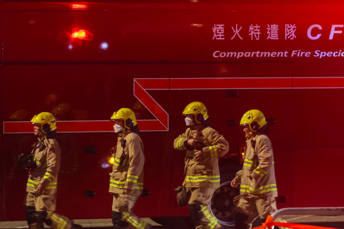 Hong Kong da yangın faciası! &Ouml;lenlerin sayısı 94 e y&uuml;kseldi, G&ouml;rsel 3