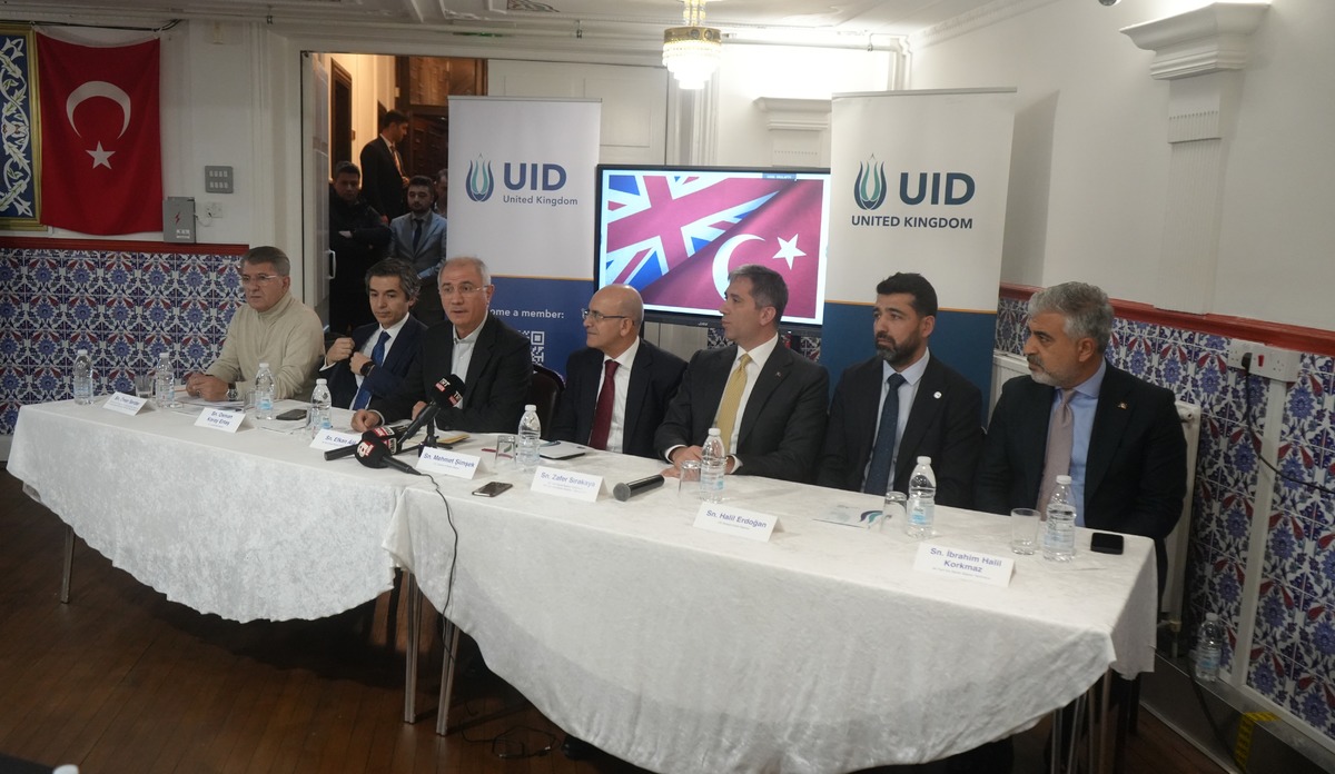 Bakan Şimşek Londra&rsquo;da duyurdu: Kamu harcamaları kısıldı, reform yılı geliyor, G&ouml;rsel 3