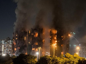Hong Kong'da yangın felaketi! &Ouml;lenlerin sayısı 146'ya y&uuml;kseldi