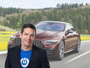 CV&rsquo;leri hazırlayın! Her yıl iki &ccedil;alışanına Mercedes AMG GT53 hediye eden şirketle tanışın