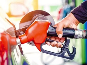 Benzin ve motorine zam gelecek mi? (8 Aralık 2025 g&uuml;ncel akaryakıt fiyatları)