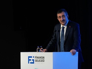 Cevdet Yılmaz: "&Uuml;retim k&uuml;lt&uuml;r&uuml; zayıflıyor, gen&ccedil;leri sanayiye &ccedil;ekemiyoruz"