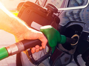 G&Uuml;NCEL AKARYAKIT FİYATLARI! Benzine zam ya da indirim var mı? (14 Aralık 2025 LPG, motorin, benzin fiyatları)