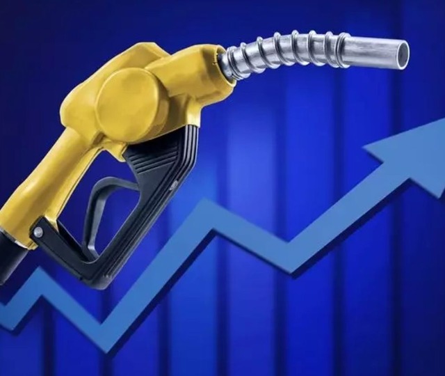 Petrol d&uuml;şt&uuml;, &Ouml;TV sıfırlandı akaryakıta indirim değil, zam geldi!