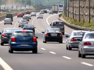 Trafik sigortasında hasarsızlık indirimi s&uuml;r&uuml;c&uuml;ye mi bağlanıyor? SEDDK'den yanıt