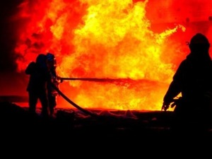 Rusya'nın Temryuk Limanı'ndaki petrol deposunda yangın &ccedil;ıktı