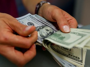 2026&rsquo;da Dolar D&uuml;şer mi?