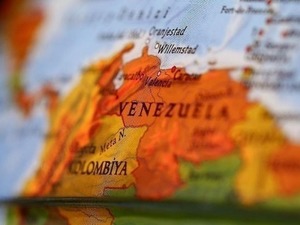 Venezuela'da başkanlık sarayı &ccedil;evresinde silah sesleri duyuldu