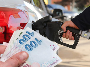 Ara&ccedil; sahipleri dikkat! Akaryakıt tabelası yeniden değişiyor: Tarih belli oldu