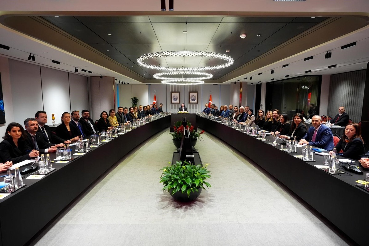 Cumhurbaşkanı Yardımcısı Yılmaz "Enflasyonu &ccedil;ok hızlı d&uuml;ş&uuml;r&uuml;r&uuml;z ama..." diyerek a&ccedil;ıkladı! "Maliyeti b&uuml;y&uuml;k olur", G&ouml;rsel 1