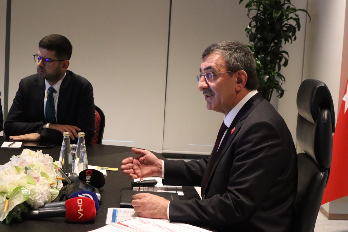 Cumhurbaşkanı Yardımcısı Yılmaz "Enflasyonu &ccedil;ok hızlı d&uuml;ş&uuml;r&uuml;r&uuml;z ama..." diyerek a&ccedil;ıkladı! "Maliyeti b&uuml;y&uuml;k olur", G&ouml;rsel 2