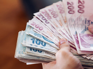 Meclis'e sunuldu! En d&uuml;ş&uuml;k emekli maaşı 20 bin TL oldu