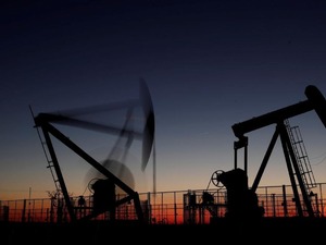 OPEC'in g&uuml;nl&uuml;k ham petrol &uuml;retimi ocakta 135 bin varil azaldı