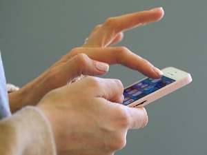 K&uuml;resel akıllı telefon sevkiyatları ge&ccedil;en yıl y&uuml;zde 2 arttı