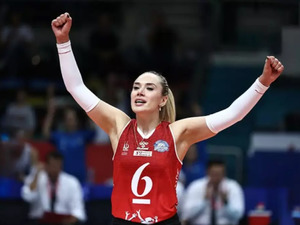 SON DAKİKA! &Uuml;nl&uuml;lere uyuşturucu operasyonu! Voleybolcu &Ccedil;ayırgan dahil 19 g&ouml;zaltı