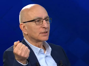 Dr. Mahfi Eğilmez'den enflasyon i&ccedil;in &ccedil;arpıcı uyarı! 'Faiz tek başına yetmez!' 