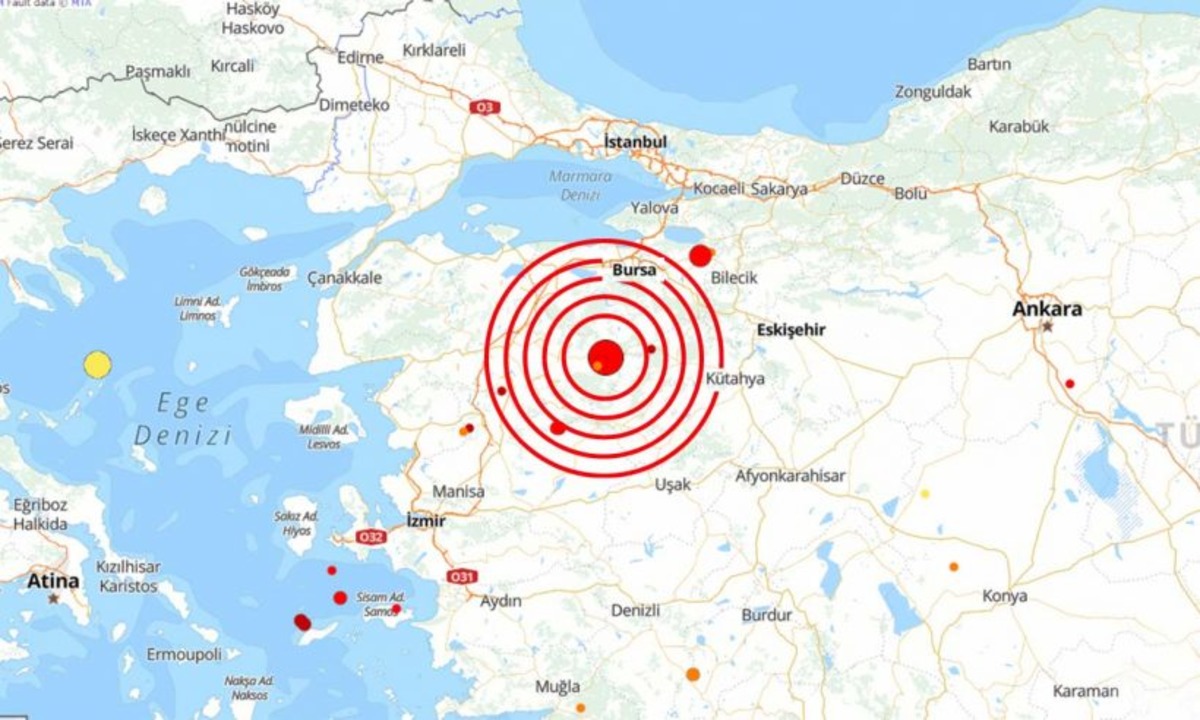 AFAD duyurdu: Balıkesir de deprem aralığı 10 saniyeye d&uuml;şt&uuml;, G&ouml;rsel 1