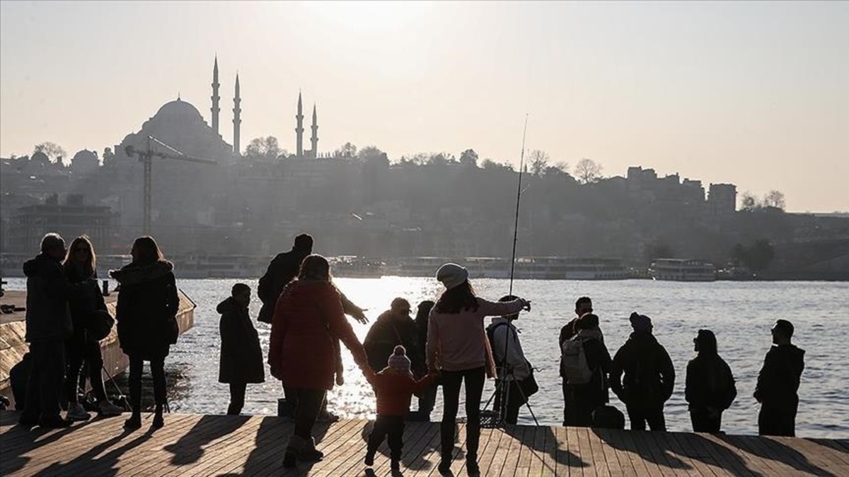 Kar gitti, yalancı bahar geldi! Meteoroloji uyardı: Sıcaklıklar mevsim normallerinin &uuml;zerine &ccedil;ıkacak, G&ouml;rsel 2