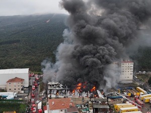 Ataşehir&rsquo;deki fabrika yangını s&ouml;nd&uuml;r&uuml;ld&uuml;