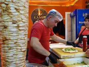 Her yerde 200 TL...Sadece orada 30 TL! İ&ccedil;ecekten daha uygun fiyatlı tavuk d&ouml;ner