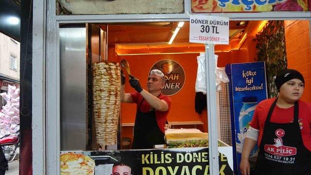 Her yerde 200 TL...Sadece orada 30 TL! İçecekten daha uygun fiyatlı tavuk döner, Görsel 2