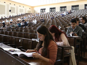 &Uuml;niversitelerde staj s&uuml;resi uzuyor! 20 g&uuml;nden en az bir d&ouml;neme &ccedil;ıkacak