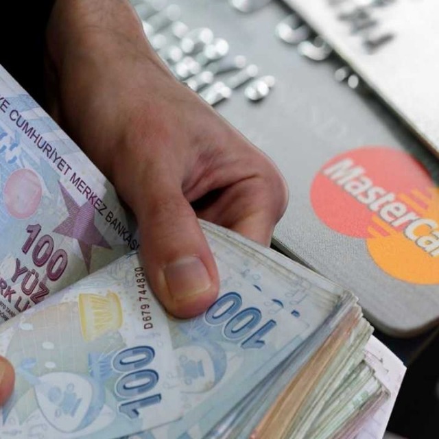Kredi kartı faiz oranları d&uuml;şt&uuml; m&uuml;? TCMB a&ccedil;ıkladı