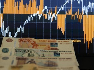 Rusya'da ekonomik toparlanmanın 1 yıl sarkması bekleniyor