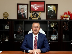 AK Parti'den kesin ihra&ccedil; talebi! Mutlu Işıksu kimdir?