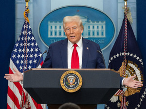 Trump'tan İran'a tehdit: İkinci u&ccedil;ak gemisi yola &ccedil;ıkacak
