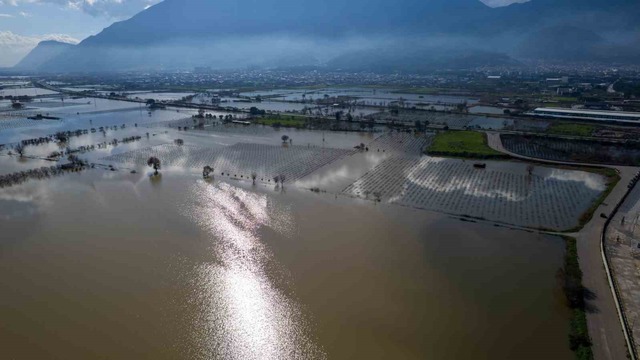 Gediz Nehri taştı, köprüler alarm veriyor, Görsel 1