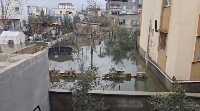 İslahiye’de sağanak sonrası ev ve tarlaları su bastı, Görsel 1