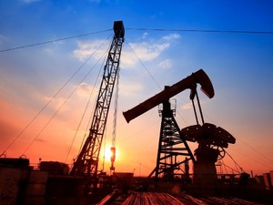 Brent petrol&uuml;n varili 70,59 dolardan işlem g&ouml;r&uuml;yor