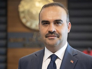 Bakan Kacır duyurdu! 50 bin &uuml;r&uuml;n tek platformda