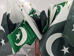 Pakistan'da yaşayan T&uuml;rk vatandaşları, ihtiya&ccedil; sahiplerine gıda desteği ulaştırdı