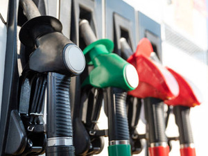 G&Uuml;NCEL AKARYAKIT FİYATLARI! 25 Şubat 2026 benzin, motorin ve LPG'de son durum