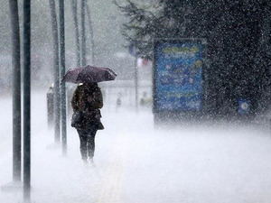 Meteoroloji'den sağanak ve kar alarmı! Yağış t&uuml;m yurdu saracak