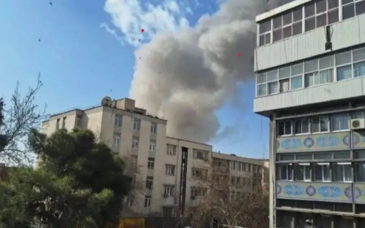 SON DAKİKA| İsrail resmen duyurdu: İran&rsquo;a saldırı başladı! Patlamalar ve siber saldırılar yaşanıyor, G&ouml;rsel 1