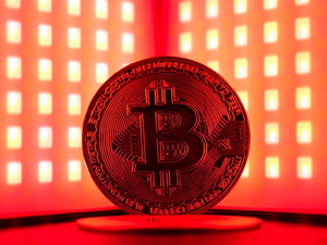Bitcoin 5 aydır kabusu yaşatıyor! Kayıp 2 trilyon doları aştı: "Daha fazla d&uuml;ş&uuml;ş gelebilir"