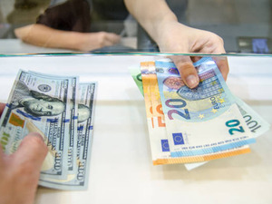 Dolar ve euro g&uuml;ne nasıl başladı? (4 Mart 2026 g&uuml;ncel d&ouml;viz kurları)