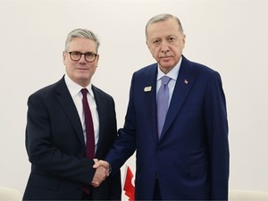 Cumhurbaşkanı Erdoğan, İngiltere Başbakanı Keir Starmer ile g&ouml;r&uuml;şt&uuml;