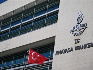 Y&uuml;z binlerce iş&ccedil;iye m&uuml;jde! AYM tayin engelini kaldırdı